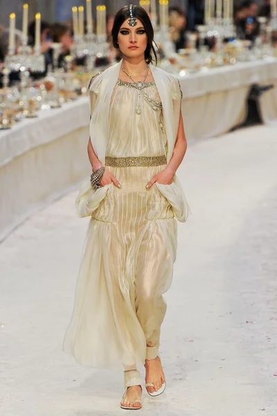 Look 75